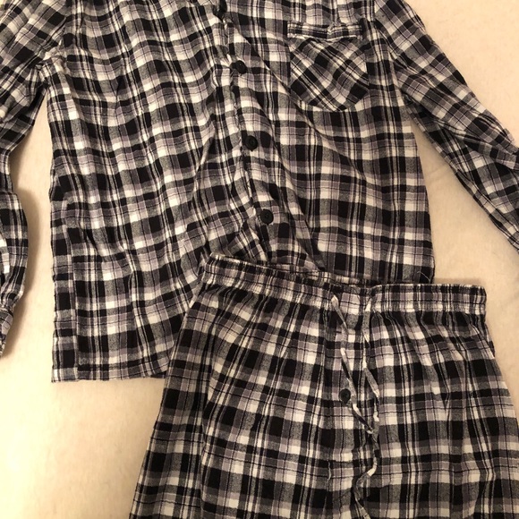 Hanes Other - Hanes Flannel Pj Set